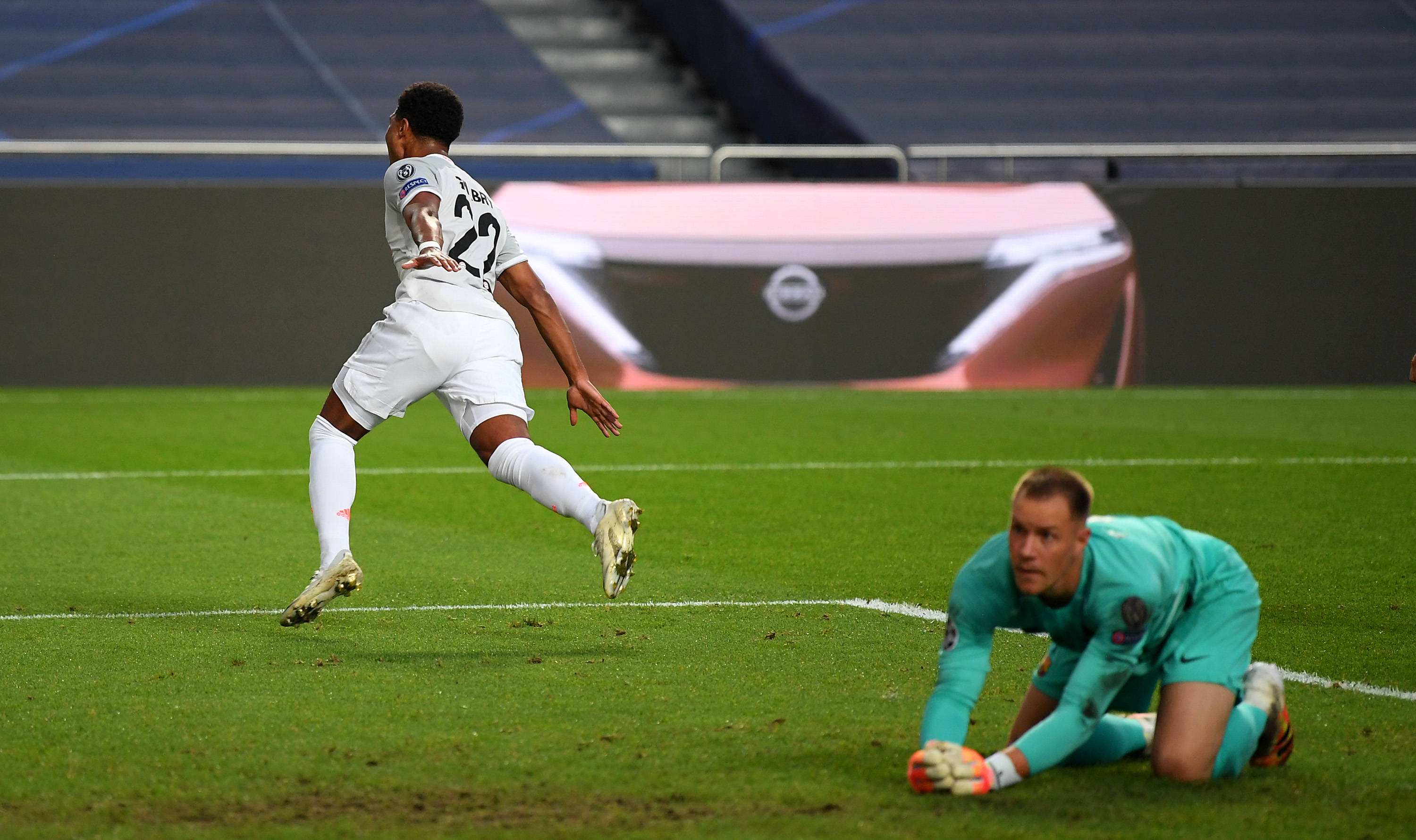 黎伊扬单场17记助攻 福建战胜南京